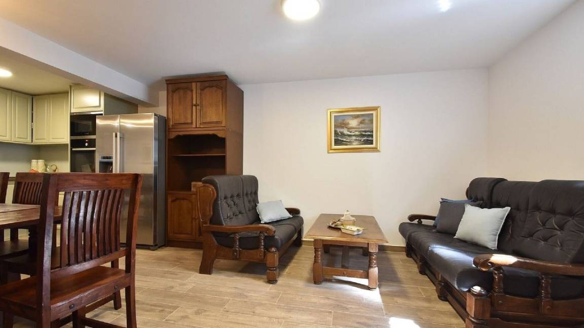 100 M² Apartment ∙ 1 Bedroom ∙ 4 Guests - Split
