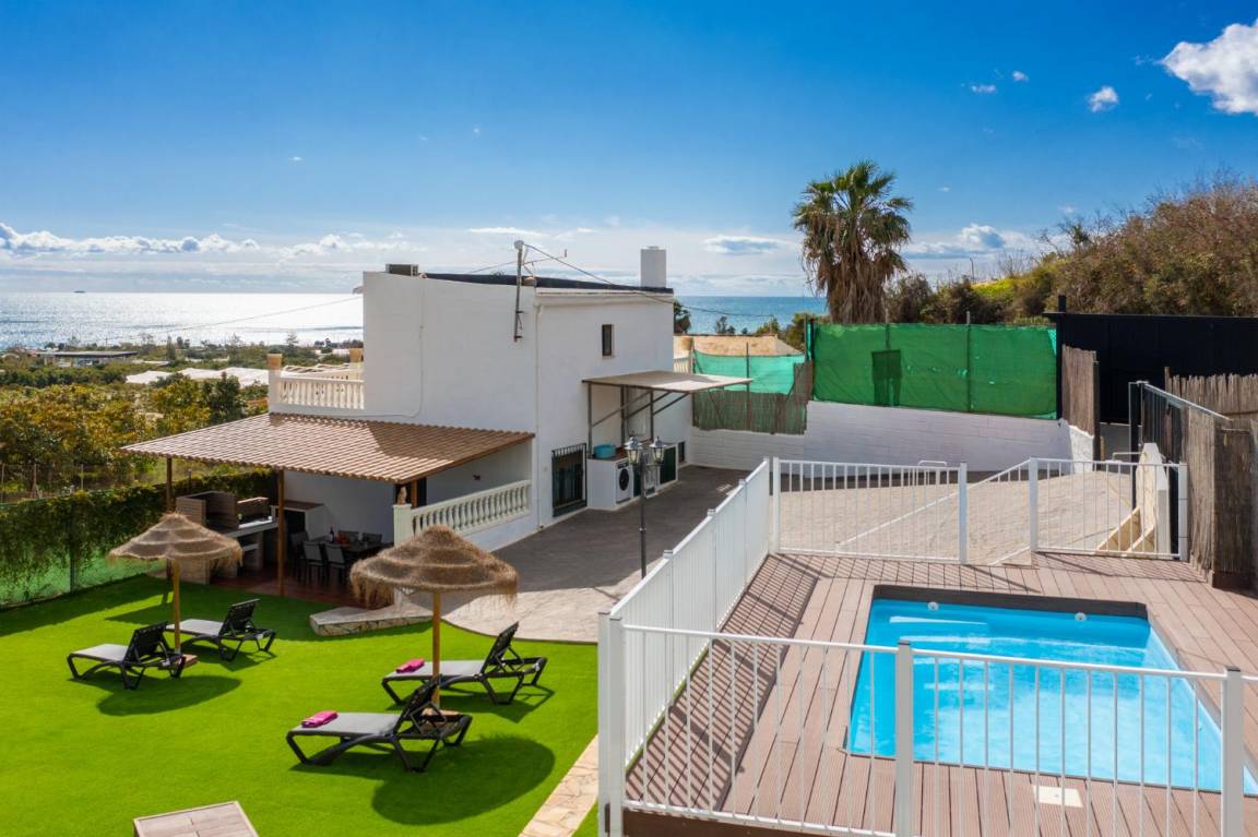 165 M² Villa ∙ 2 Habitaciones ∙ 4 Huéspedes - Nerja