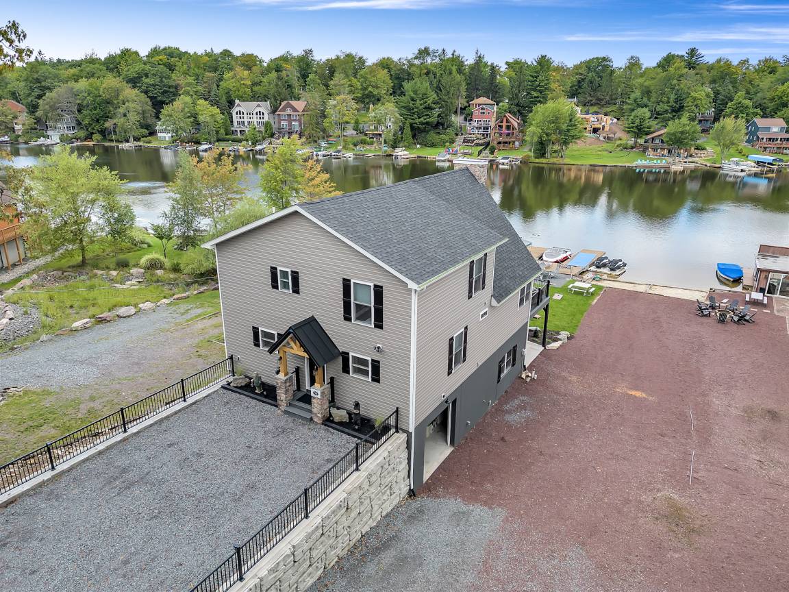 316 M² Huis ∙ 8 Slaapkamers ∙ 26 Gasten - Lake Harmony, PA