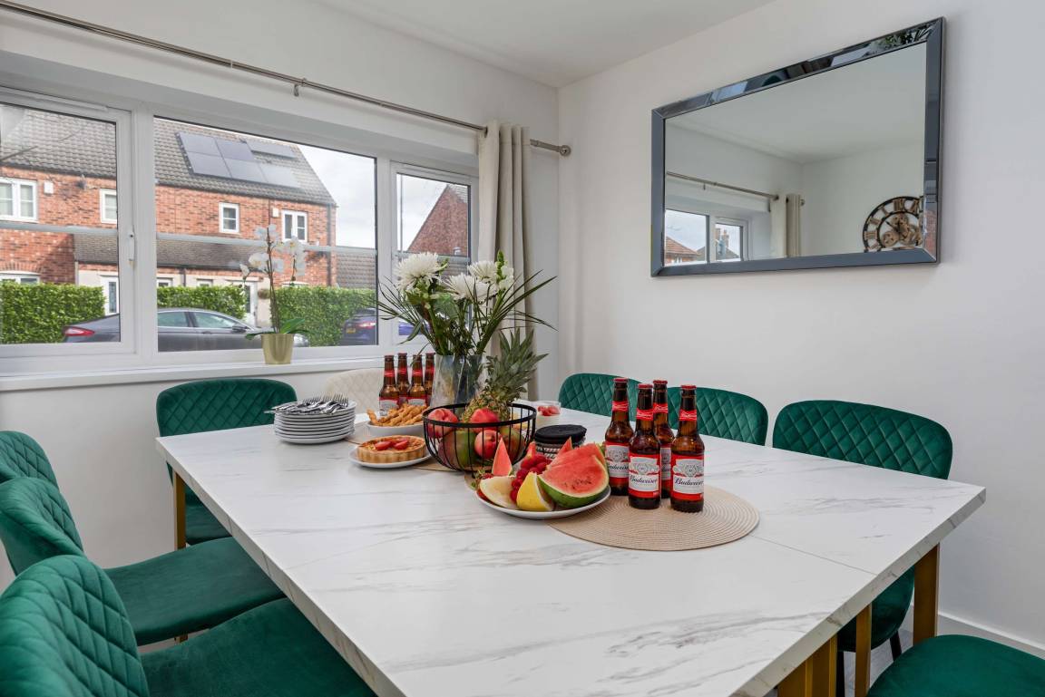 Apartment ∙ 4 Bedrooms ∙ 9 Guests - Sheffield