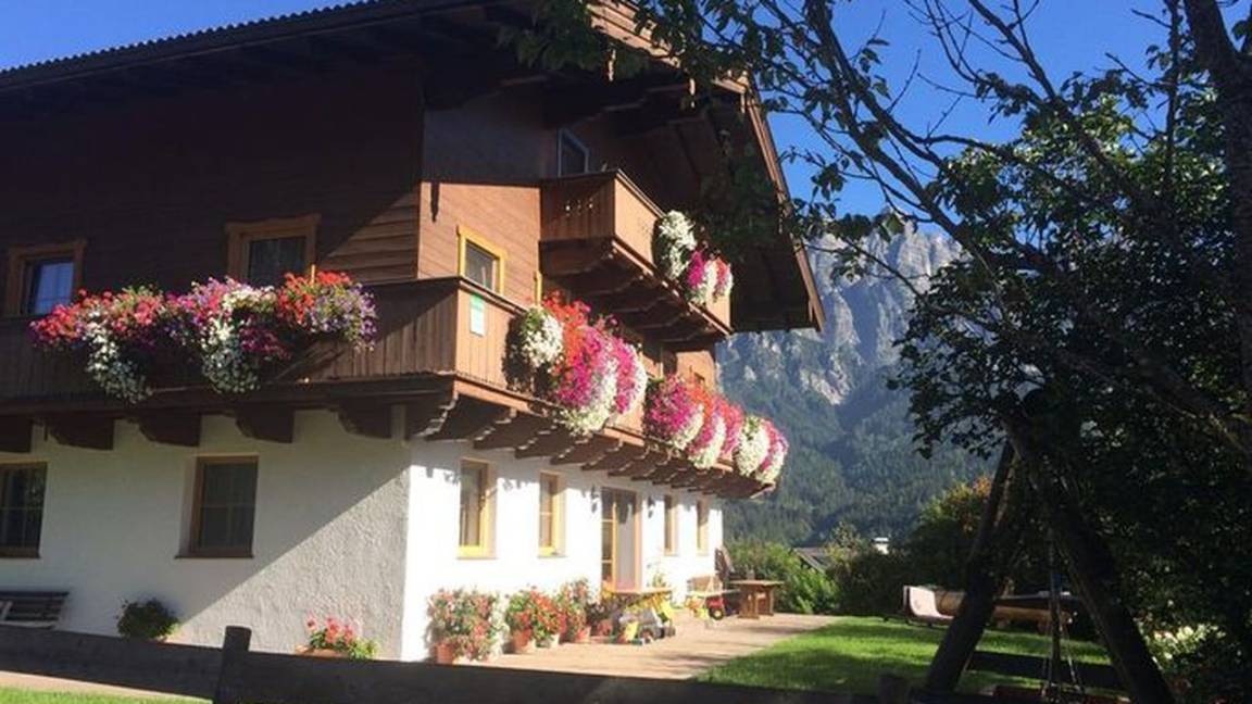 100 M² Ferienwohnung ∙ 4 Schlafzimmer ∙ 10 Gäste - Leogang