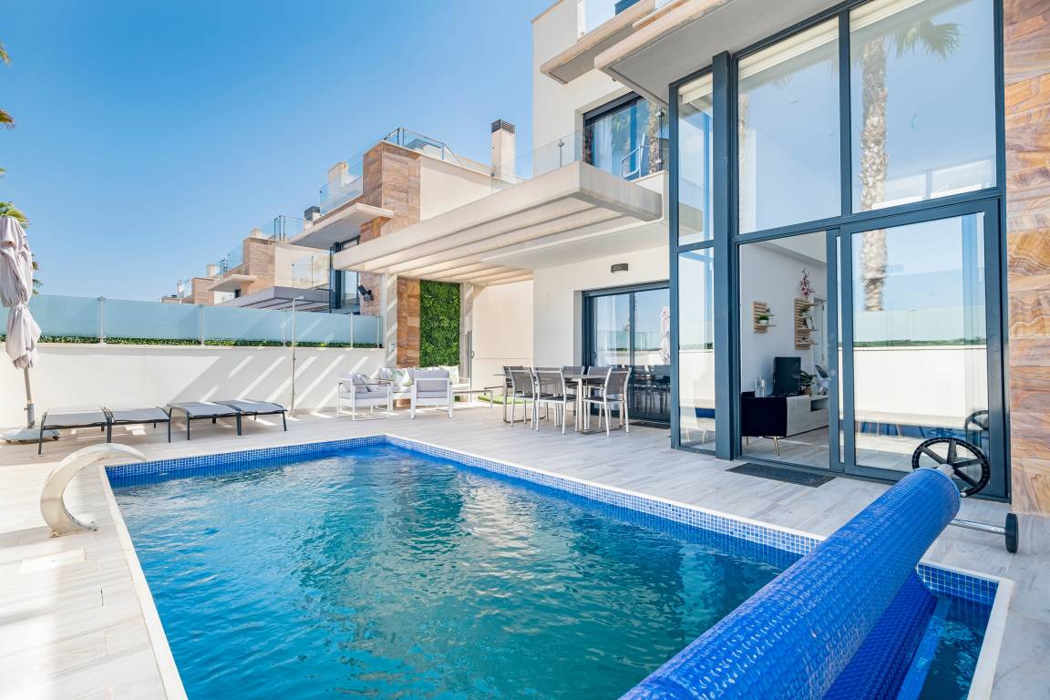 110 M² Villa ∙ 3 Schlafzimmer ∙ 6 Gäste - Cabo Roig