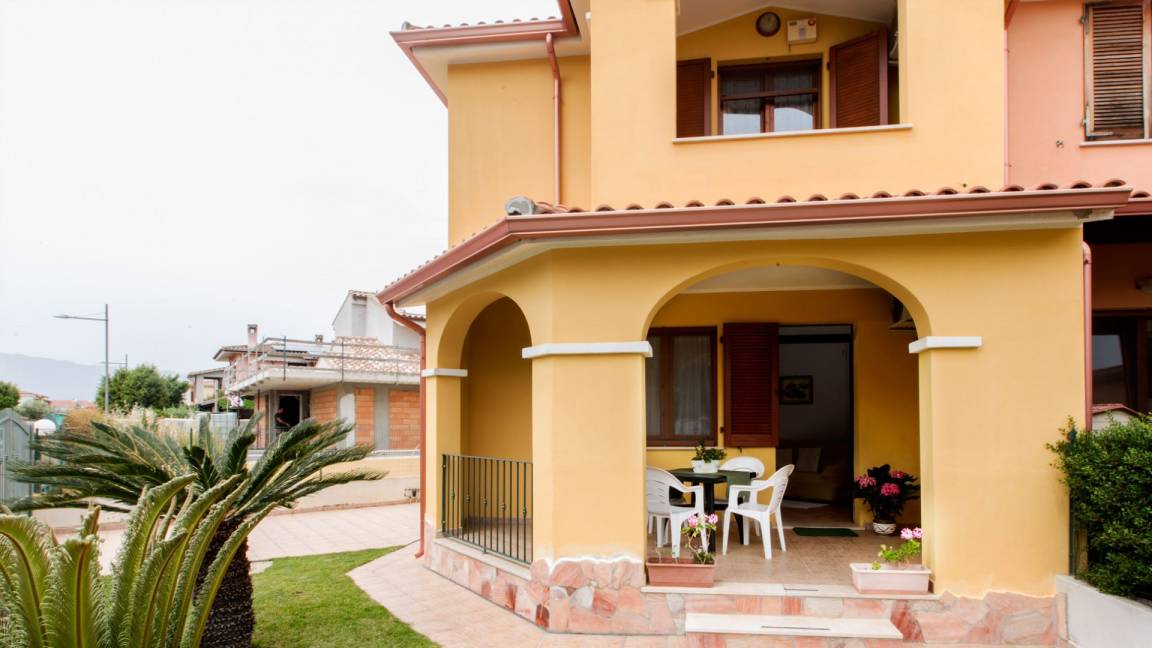 75 M² Huis ∙ 2 Slaapkamers ∙ 5 Gasten - Sardinië