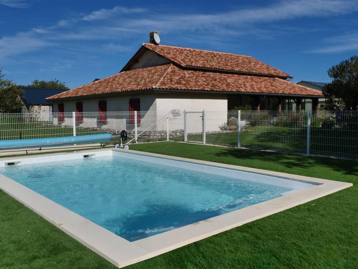 200 M² Cottage ∙ 5 Bedrooms ∙ 10 Guests - Dordogne