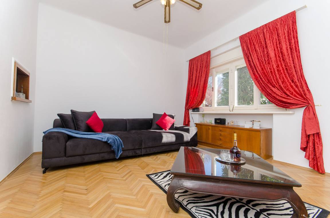 185 M² House ∙ 5 Bedrooms ∙ 10 Guests - Split