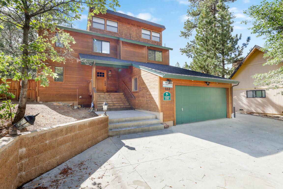 253 M² Cabin ∙ 6 Bedrooms ∙ 13 Guests - Big Bear Lake, CA