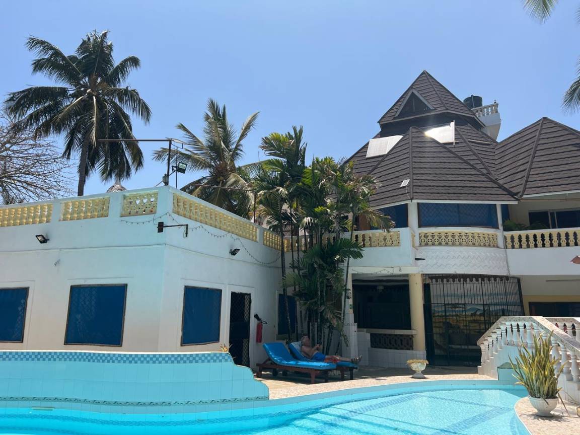 4157 M² Huis ∙ 3 Slaapkamers ∙ 8 Gasten - Diani Beach