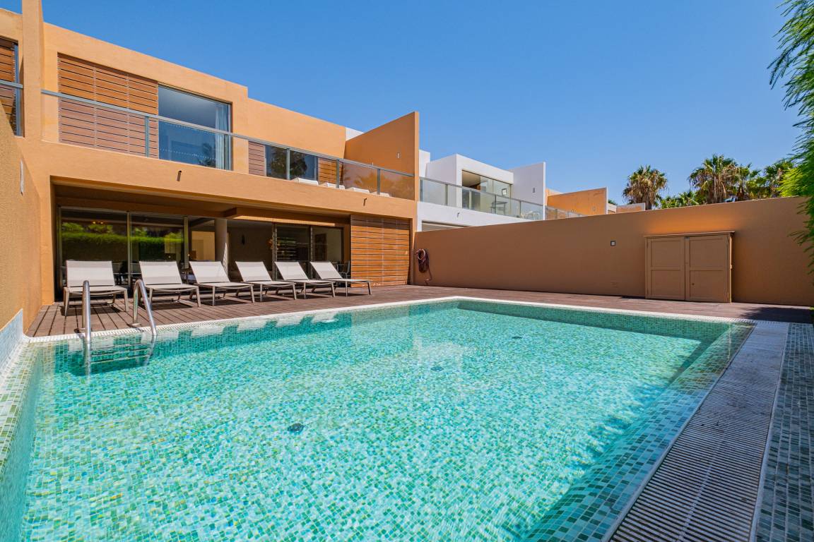 180 M² Villa ∙ 3 Chambres ∙ 6 Personnes - Guia