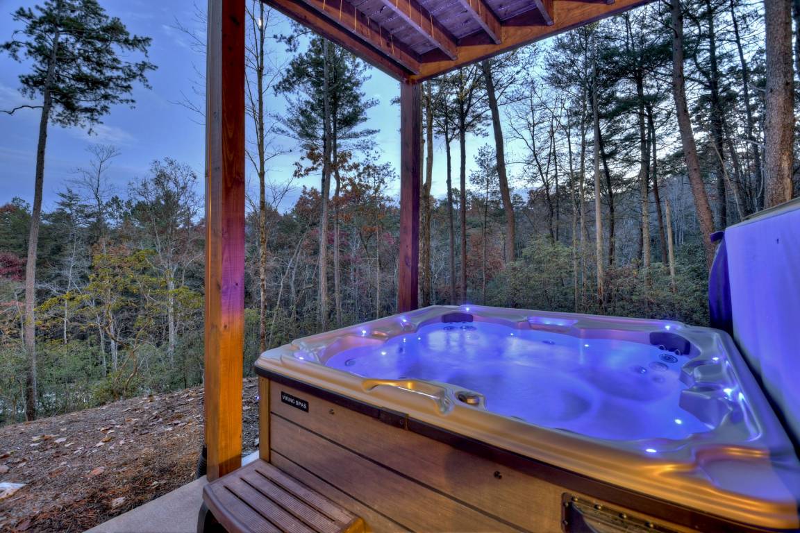 249 M² Cabin ∙ 3 Bedrooms ∙ 6 Guests - Blue Ridge, GA