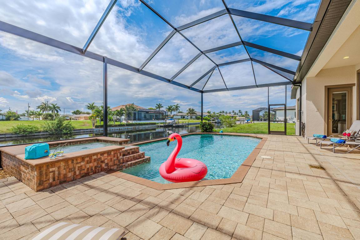 218 M² Villa ∙ 3 Bedrooms ∙ 8 Guests - Cape Coral, FL