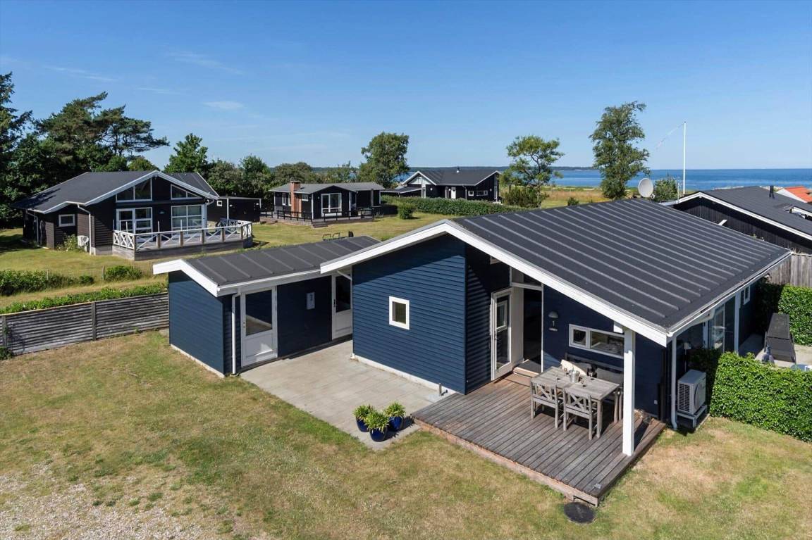 57 M² House ∙ 2 Bedrooms ∙ 4 Guests - Juelsminde