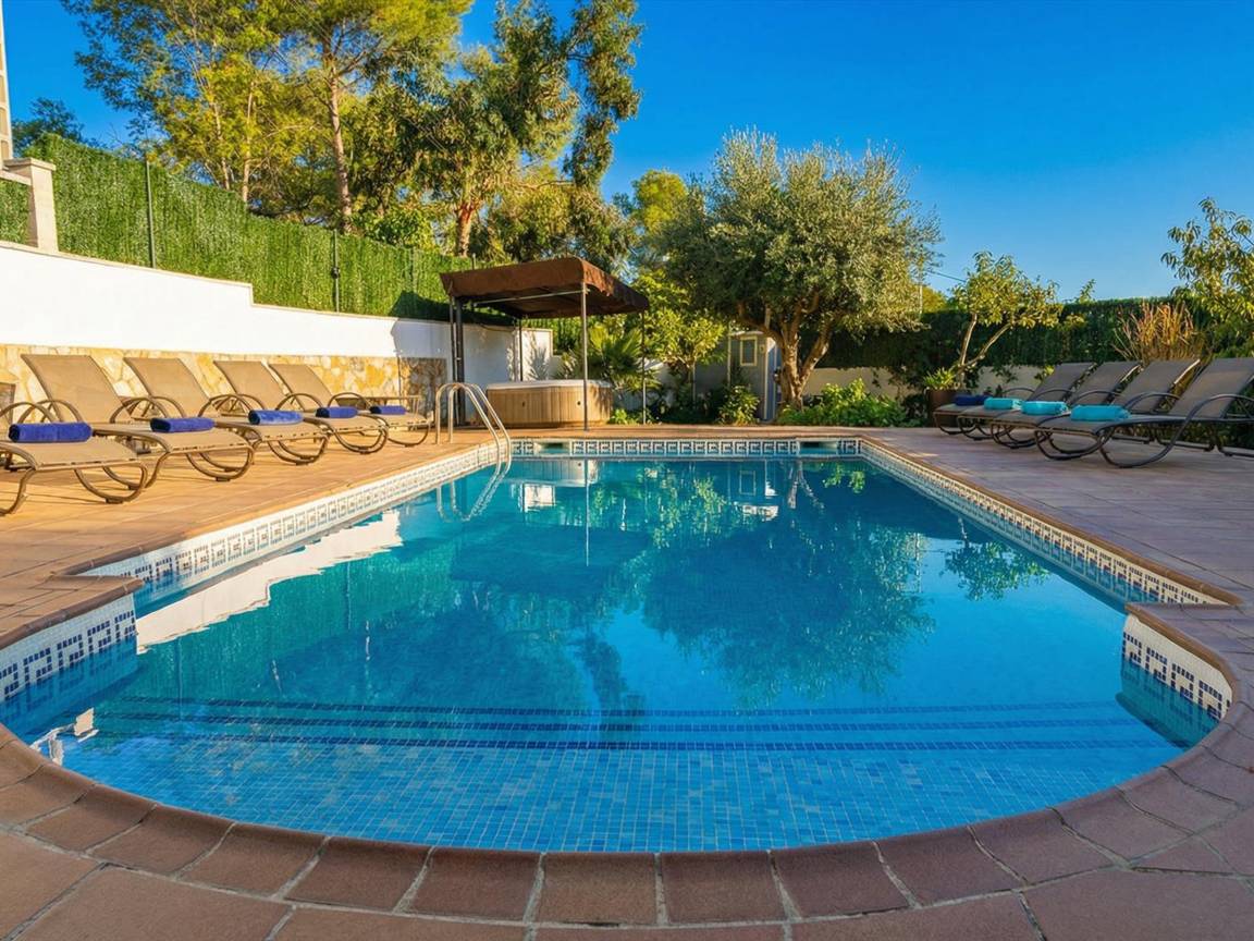 350 M² Villa ∙ 6 Schlafzimmer ∙ 12 Gäste - Sitges