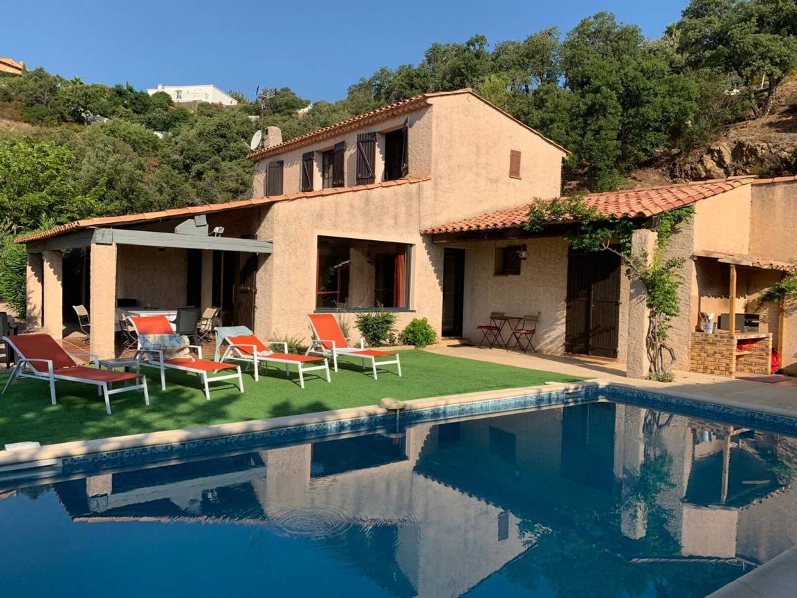 160 M² Villa ∙ 5 Habitaciones ∙ 12 Huéspedes - Les Issambres