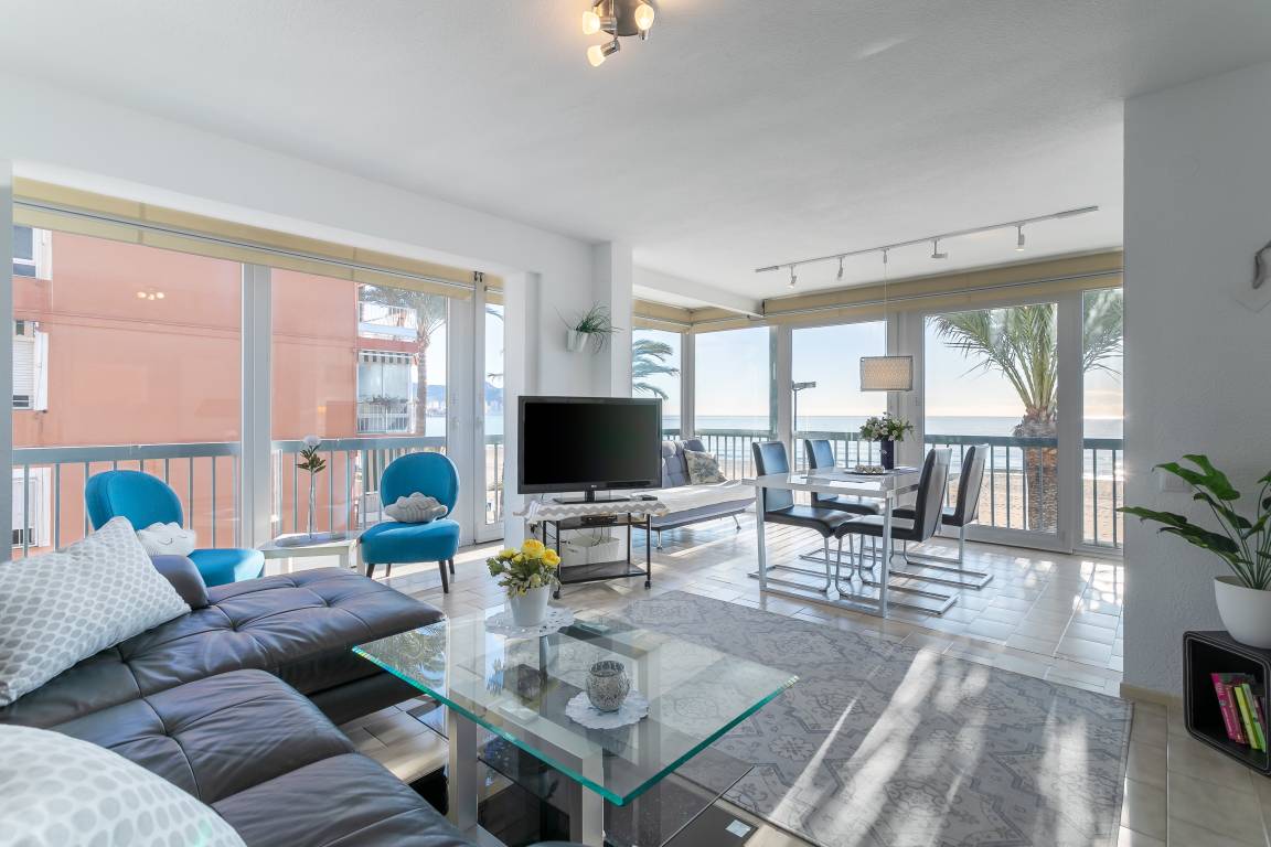 80 M² Ferienwohnung ∙ 3 Schlafzimmer ∙ 5 Gäste - Benidorm