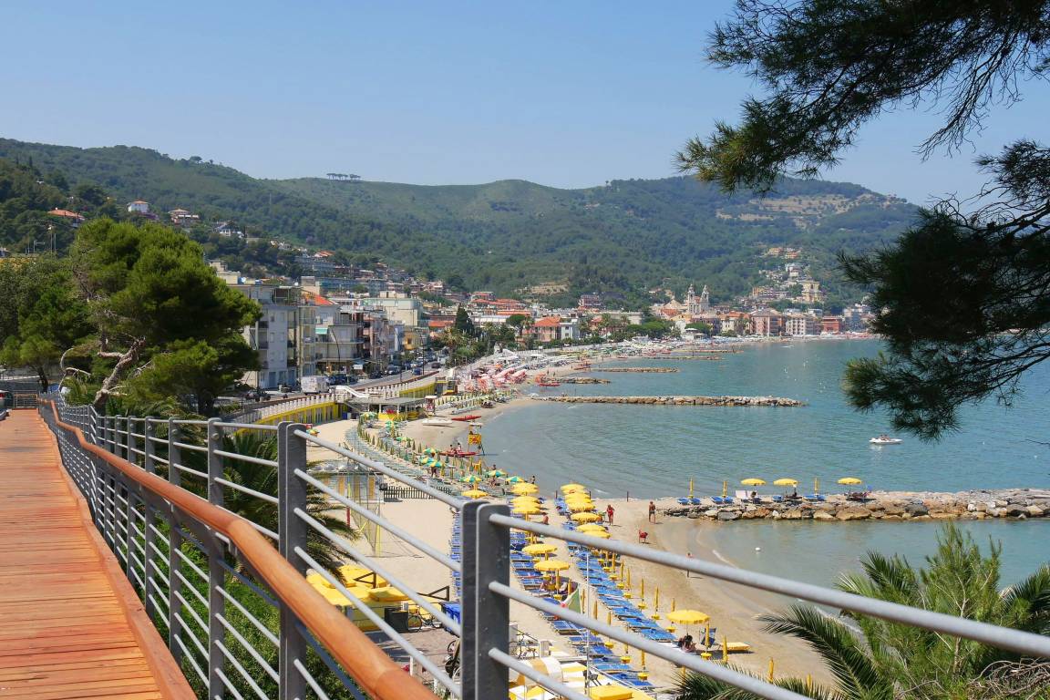 55 M² Apartment ∙ 2 Bedrooms ∙ 4 Guests - Alassio