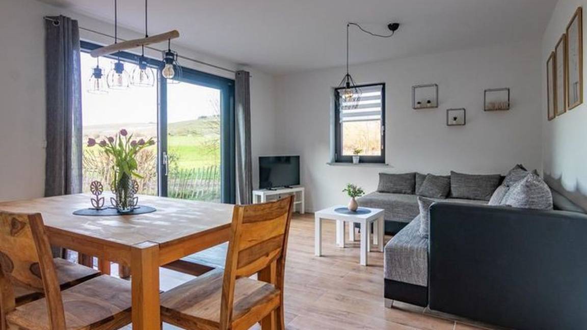 55 M² Ferienwohnung ∙ 1 Schlafzimmer ∙ 3 Gäste - Saarburg