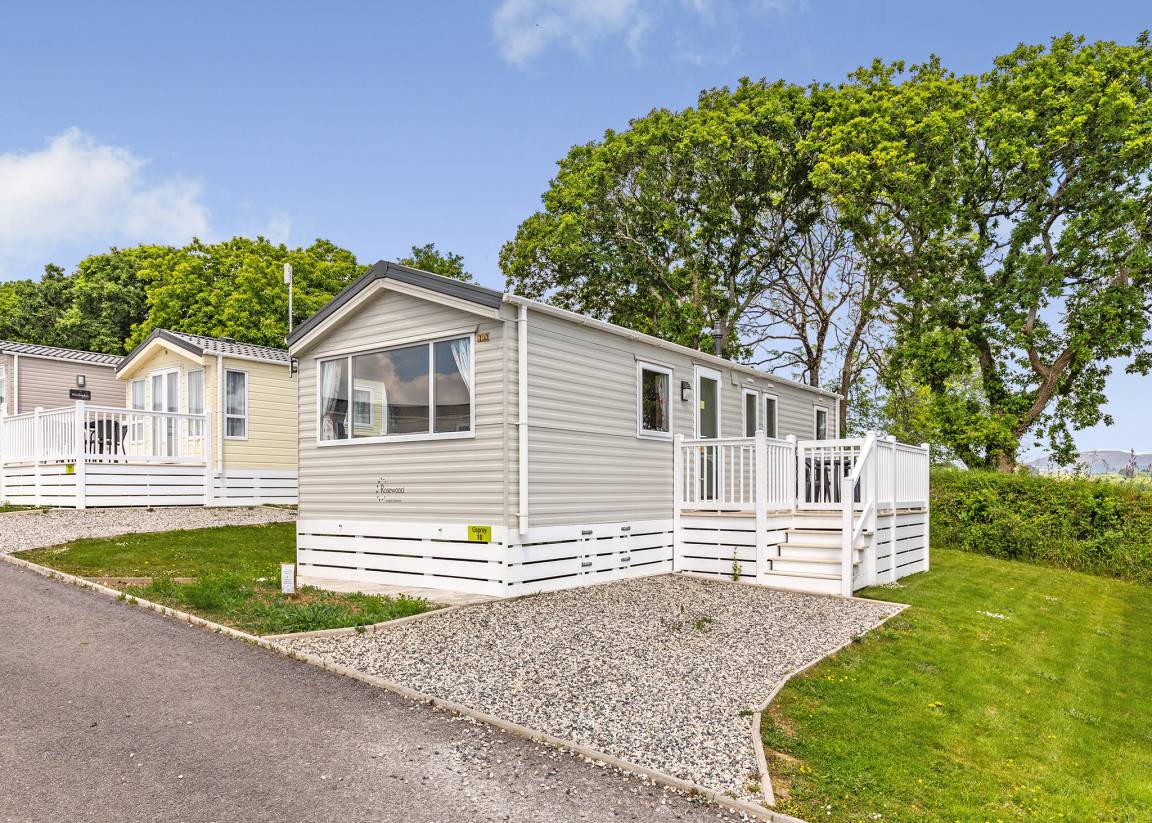 Caravan ∙ 2 Bedrooms ∙ 6 Guests - St Austell
