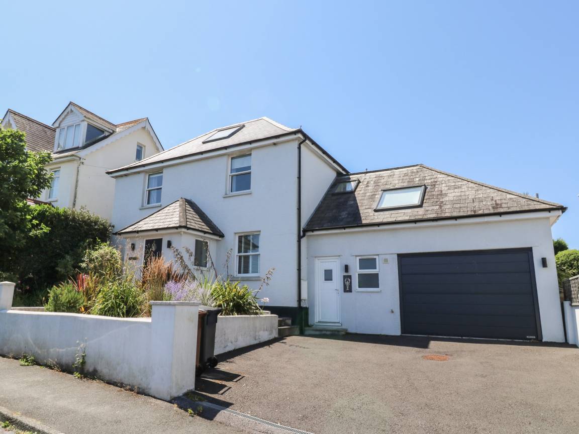 Cottage ∙ 5 Bedrooms ∙ 9 Guests - Salcombe
