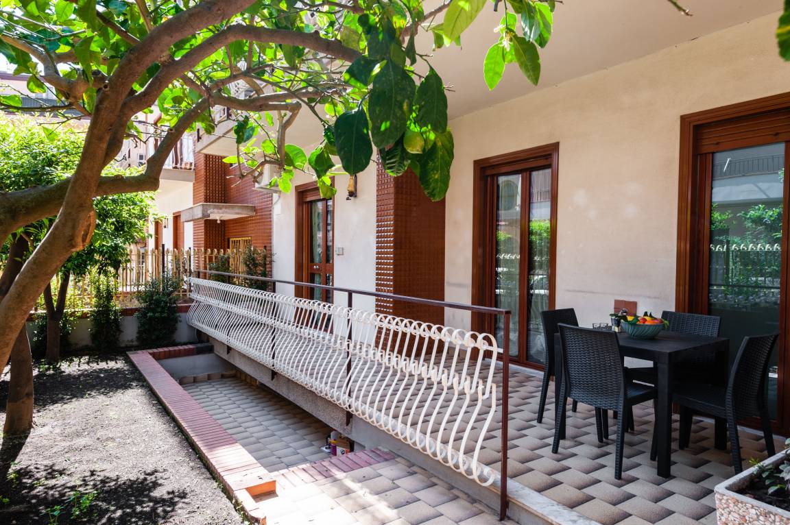 Appartamento a Giardini Naxos con terrazza