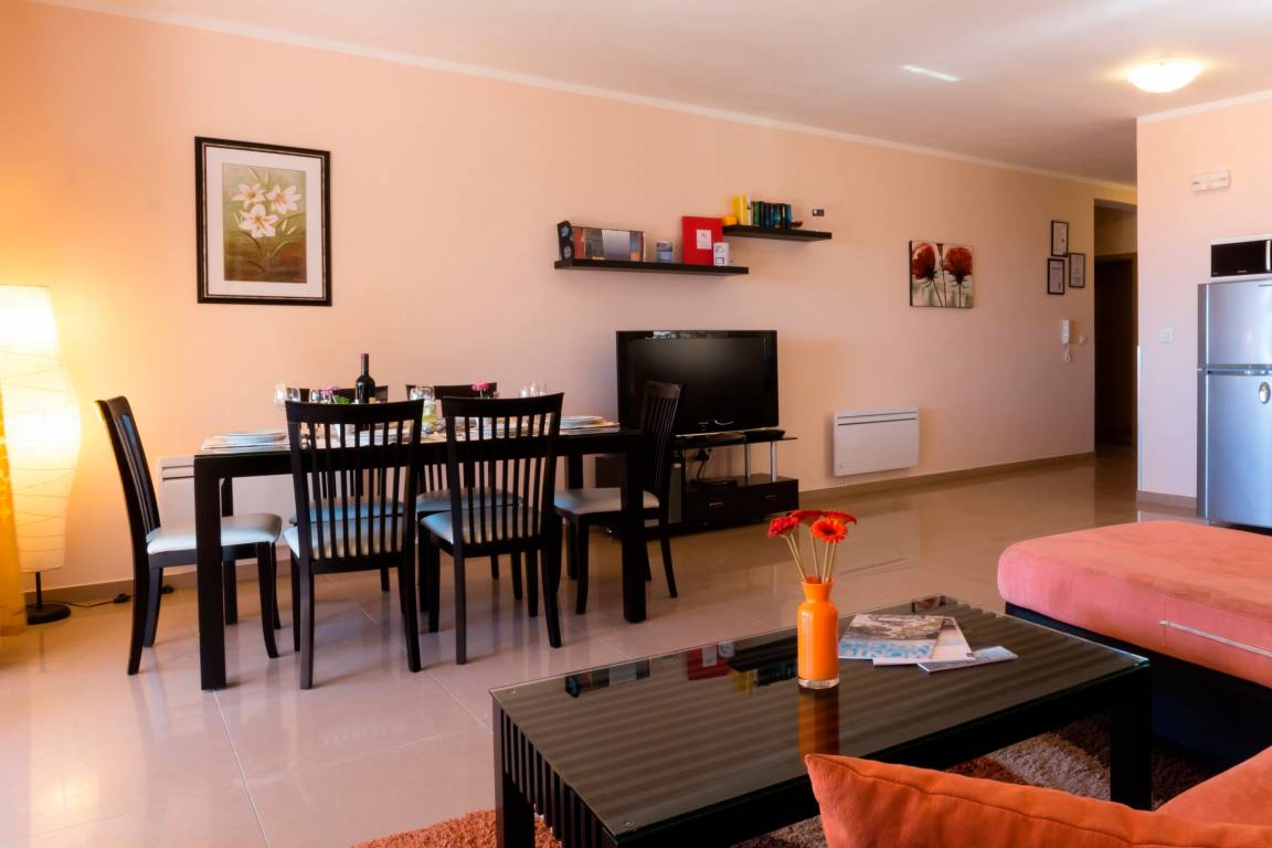 97 m² Ferienwohnung ∙ 2 Schlafzimmer ∙ 6 Gäste – Bild 2