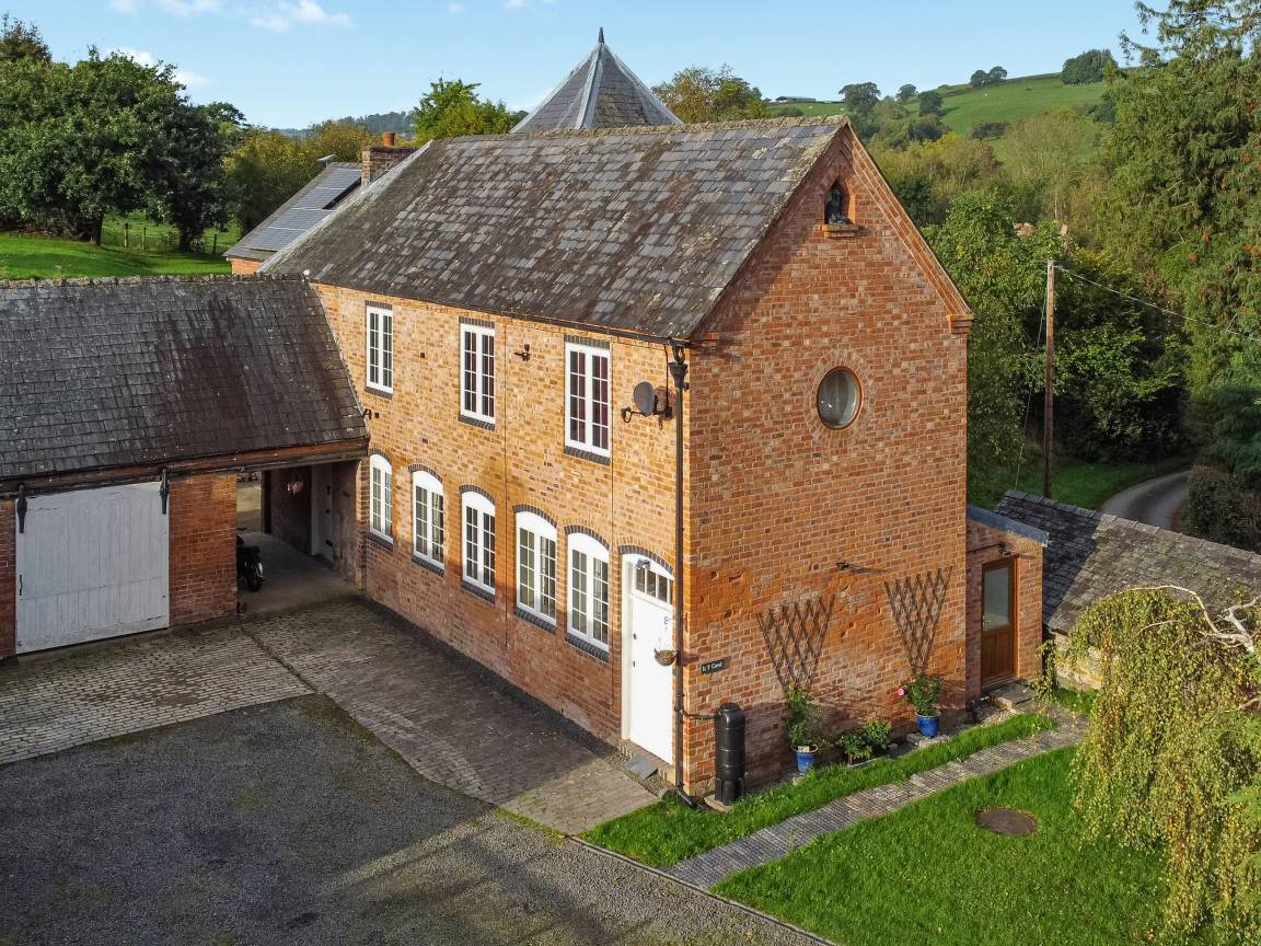 Cottage ∙ 2 Bedrooms ∙ 4 Guests - Wales