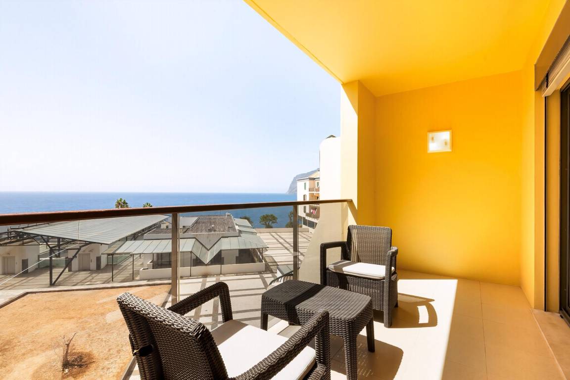 100 M² Apartment ∙ 3 Bedrooms ∙ 6 Guests - Madeira