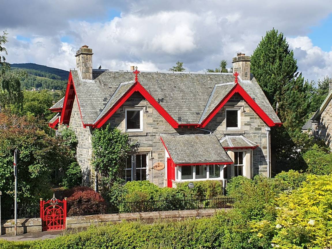Cottage ∙ 5 Bedrooms ∙ 10 Guests - Aberfeldy