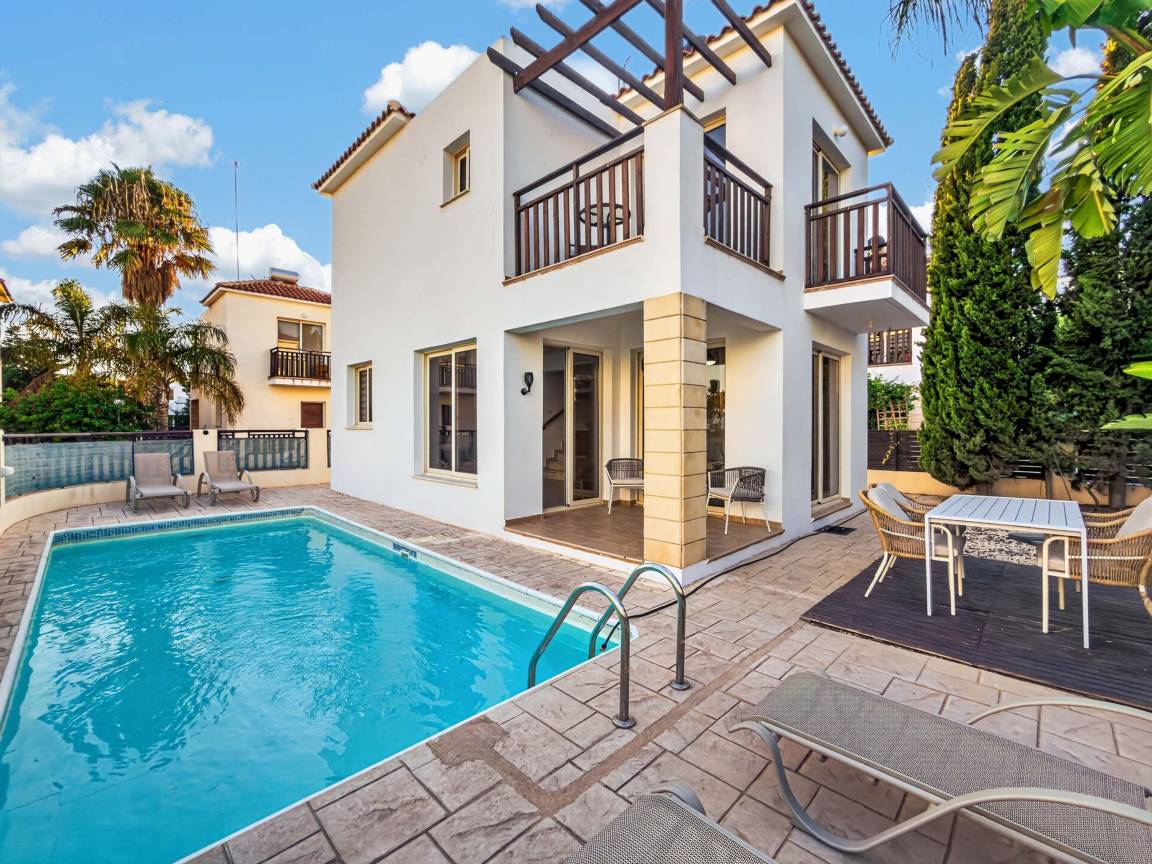 140 M² Apartment ∙ 2 Bedrooms ∙ 4 Guests - Protaras