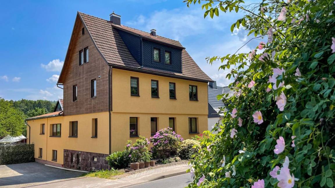 85 M² Ferienwohnung ∙ 1 Schlafzimmer ∙ 4 Gäste - Meiningen
