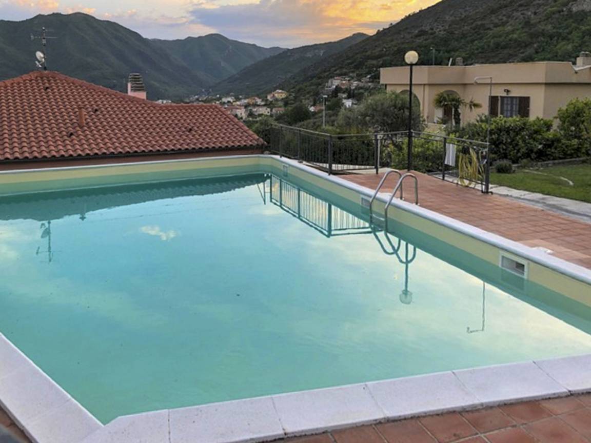 110 M² Casa ∙ 3 Habitaciones ∙ 8 Huéspedes - Loano