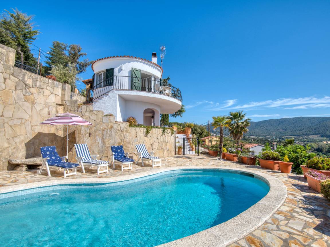 208 M² Casa Rural ∙ 3 Habitaciones ∙ 6 Huéspedes - Costa Brava