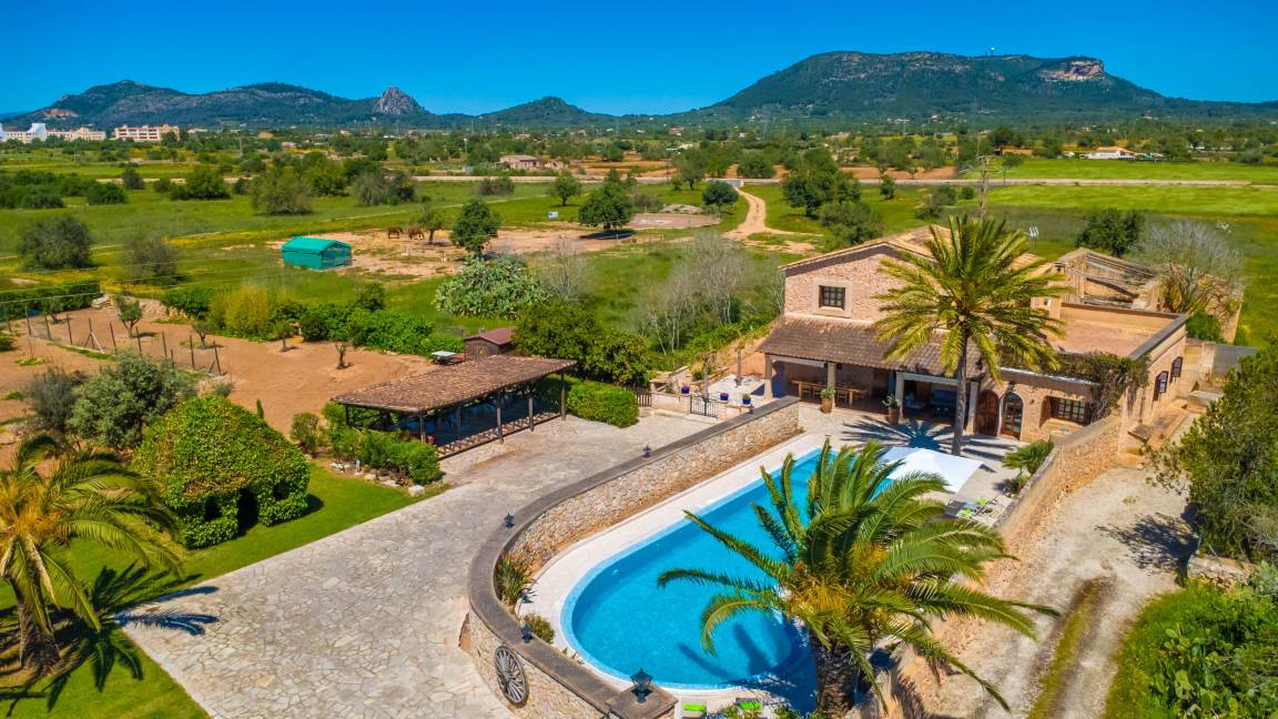 300 M² Villa ∙ 5 Bedrooms ∙ 10 Guests - Llucmajor