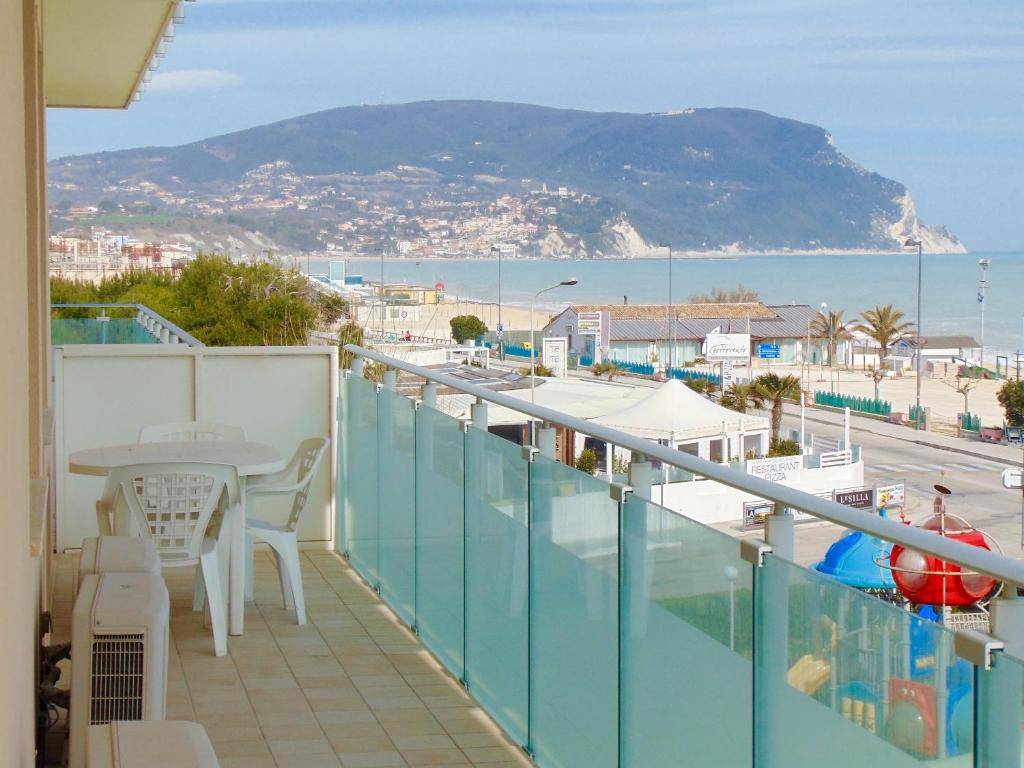 70 M² Huoneisto ∙ 2 Makuuhuonetta ∙ 6 Vierasta - Recanati