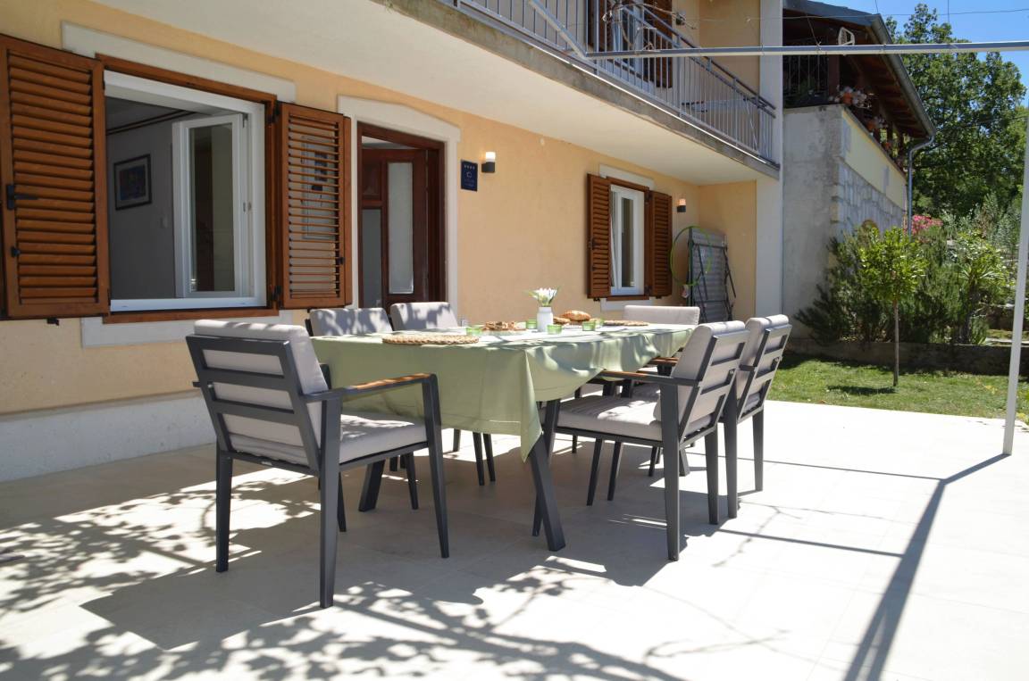 100 M² Ferienhaus ∙ 2 Schlafzimmer ∙ 6 Gäste - Crikvenica