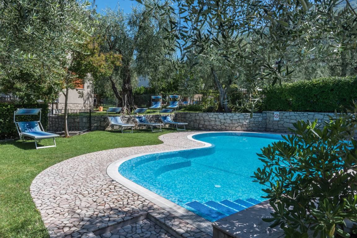 70 M² Appartamento Vacanza ∙ 2 Camere Da Letto ∙ 5 Ospiti - Limone Sul Garda