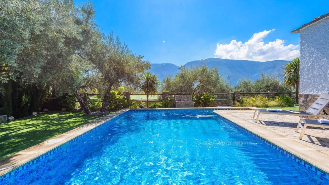 90 M² House ∙ 2 Bedrooms ∙ 4 Guests - Órgiva