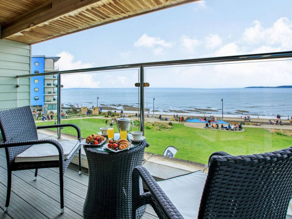 Apartment ∙ 2 Bedrooms ∙ 4 Guests - Westward Ho!