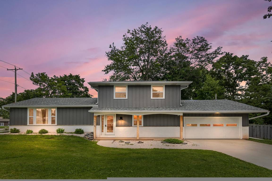 221 M² Apartment ∙ 4 Bedrooms ∙ 10 Guests - Green Bay, WI
