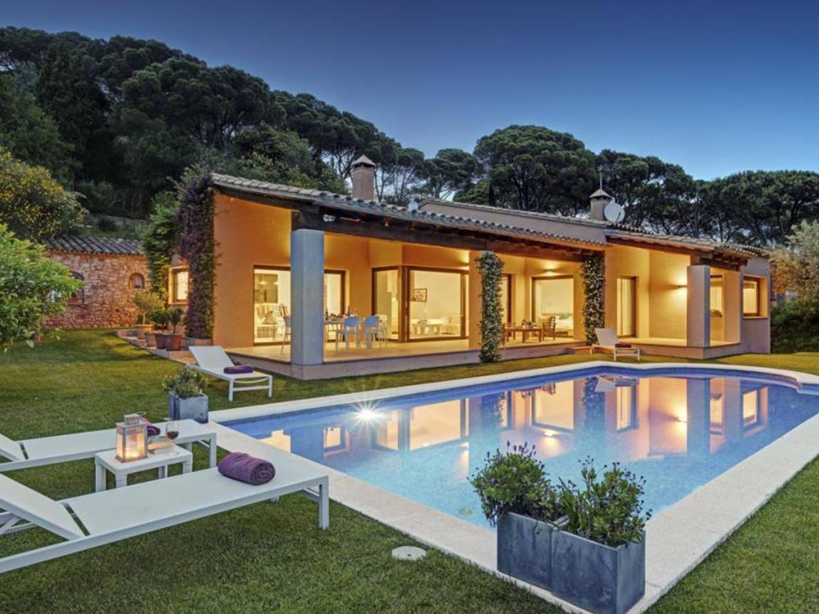 255 M² Casa Rural ∙ 4 Habitaciones ∙ 8 Huéspedes - Palamós