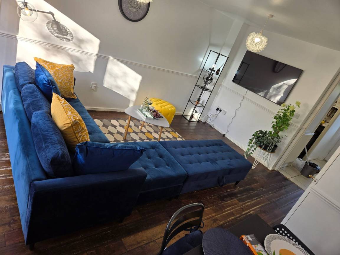 400 M² House ∙ 2 Bedrooms ∙ 5 Guests - Wolverhampton