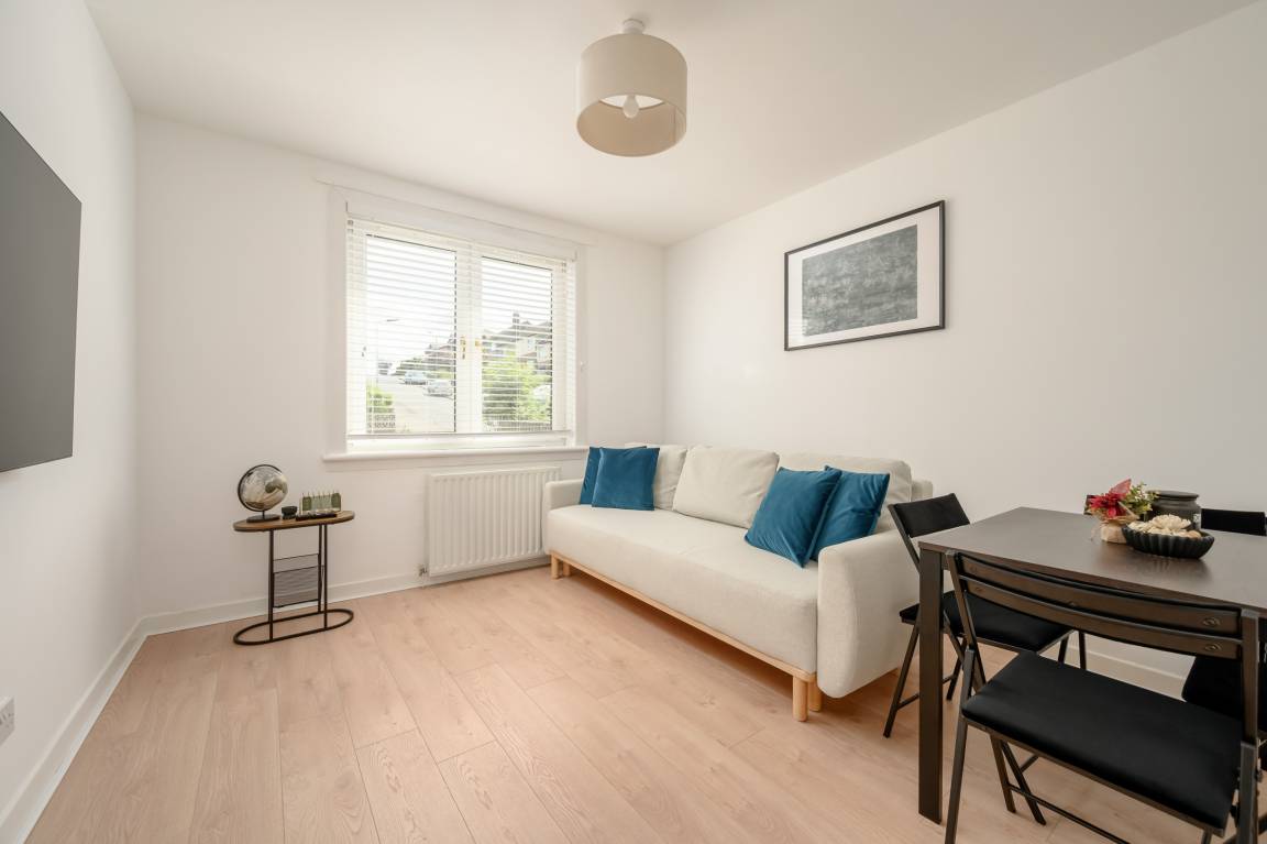 65 M² House ∙ 2 Bedrooms ∙ 4 Guests - Glasgow