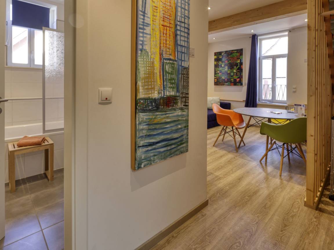 55 M² Ferienwohnung ∙ 1 Schlafzimmer ∙ 3 Gäste - Marktheidenfeld