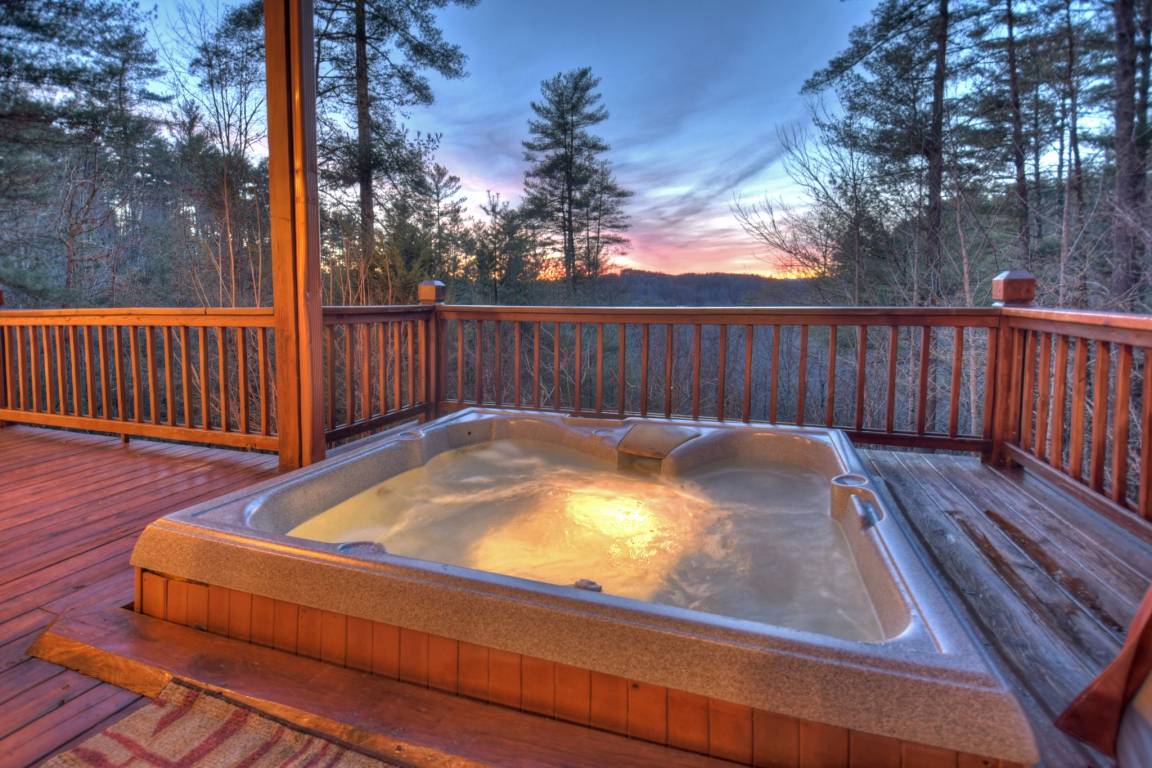 221 M² Cabin ∙ 3 Bedrooms ∙ 6 Guests - Blue Ridge, GA