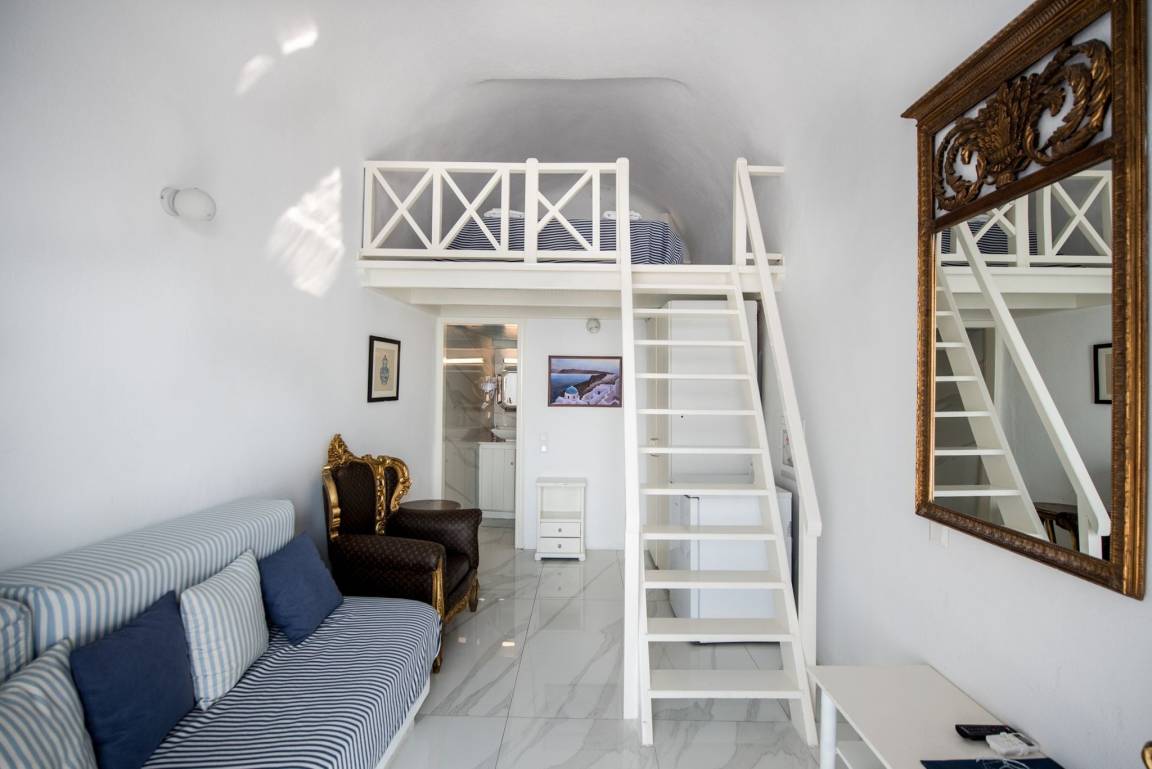 Villa ∙ 2 Bedrooms ∙ 3 Guests - Santorini