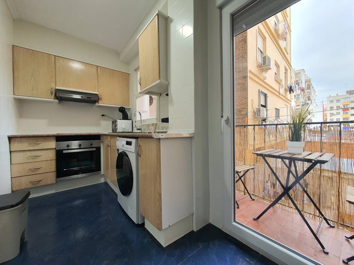 115 M² Apartment ∙ 5 Bedrooms ∙ 5 Guests - Valencia
