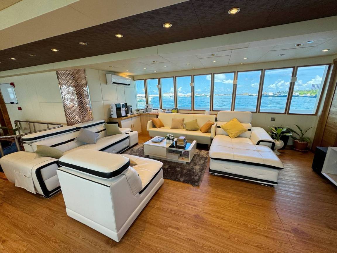 30 M² Houseboat ∙ 9 Bedrooms ∙ 18 Guests - Maldives