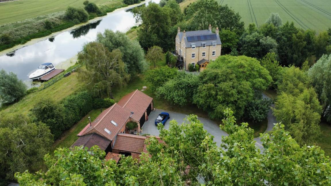 Lodge ∙ 2 Bedrooms ∙ 6 Guests - Lincolnshire