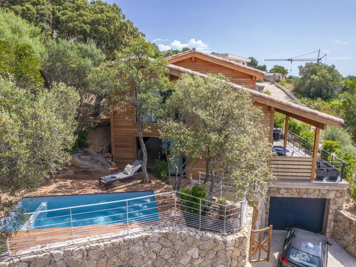 80 M² House ∙ 2 Bedrooms ∙ 5 Guests - Corsica