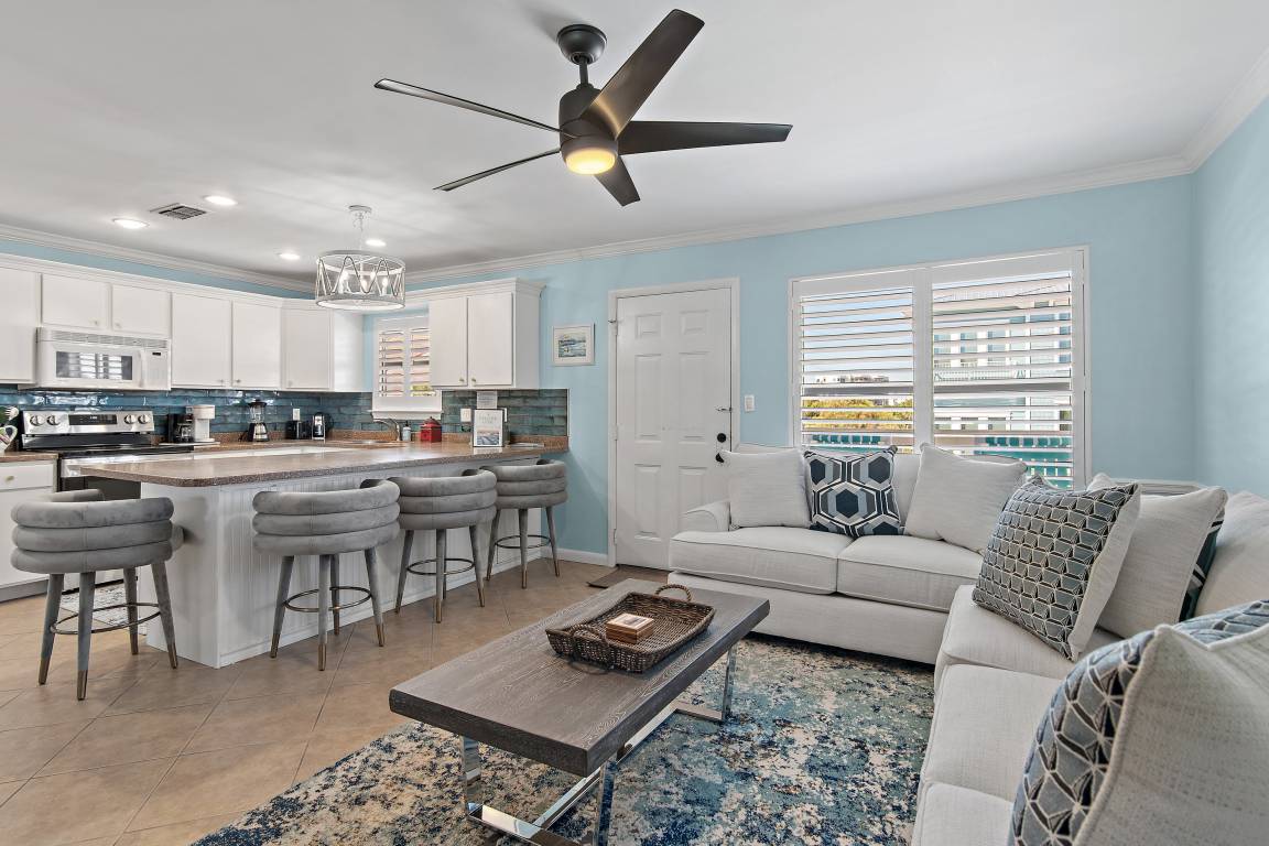 Condo ∙ 2 Bedrooms ∙ 6 Guests - Destin, FL