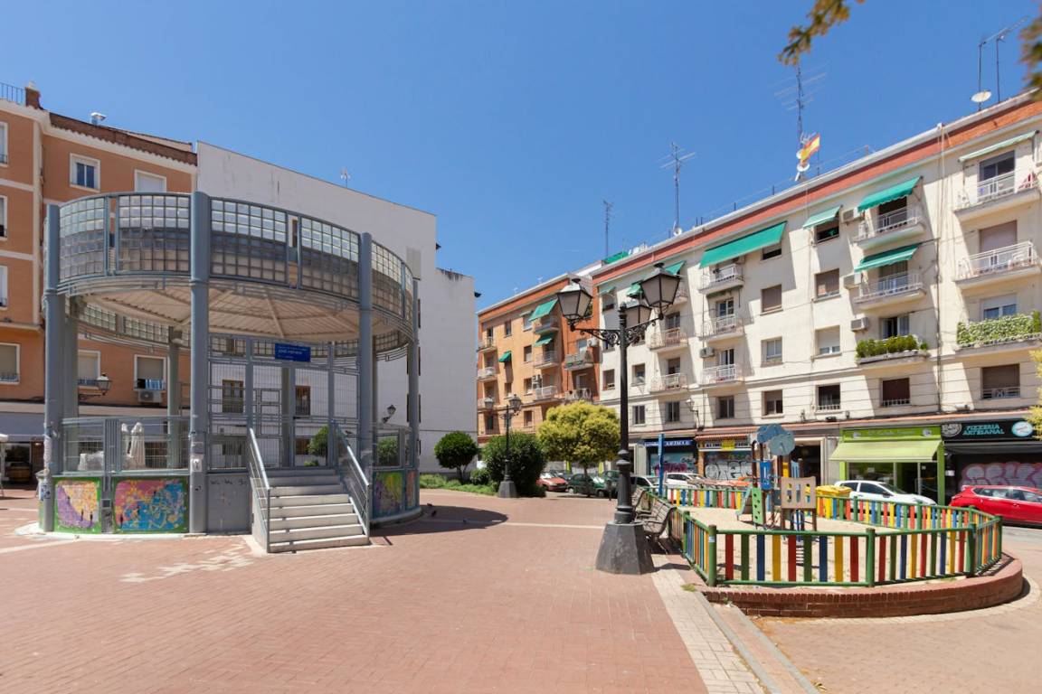 70 M² Apartamento ∙ 2 Habitaciones ∙ 4 Huéspedes - Móstoles